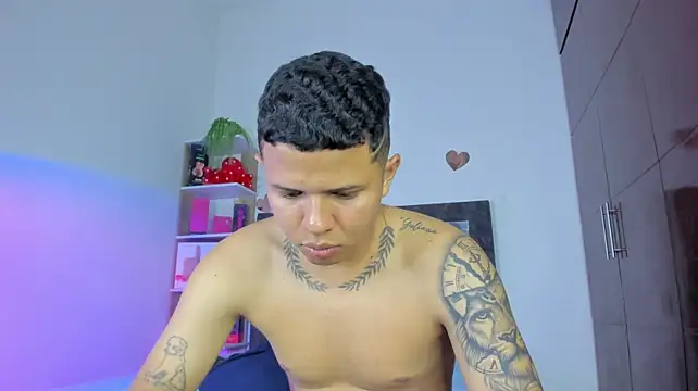 دردشة StevenSmith18 الجنسية المباشرة