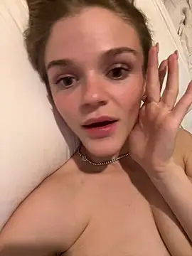Chat +18 de tinybunnygirl ao vivo