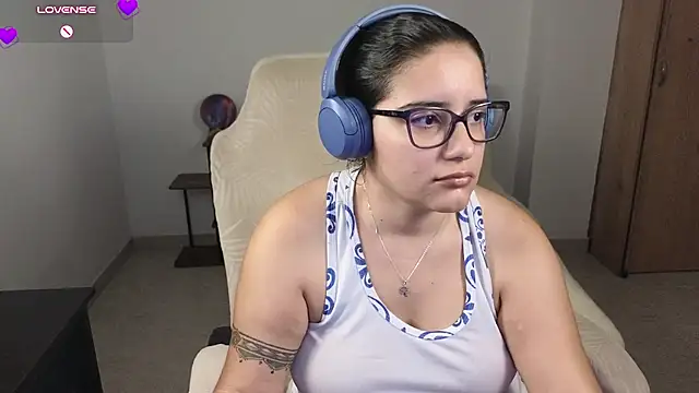 blue__moon_'s Live XXX Chat
