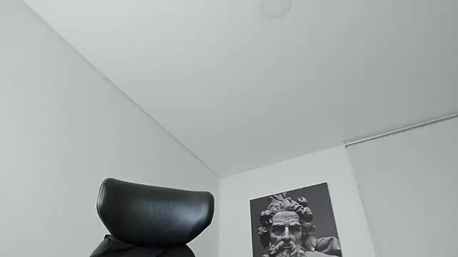 simonleon27 live XXX chat