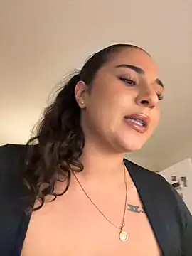 Yasmine-blue's Live XXX Chat