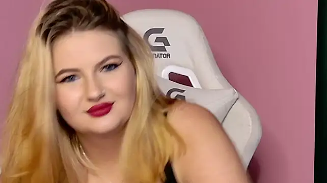 Lunnaazuren Live XXX chat