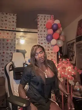 Motherbigbus' Webcam Show