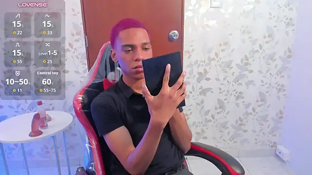 XXX chat uživo modela luccas_lowee