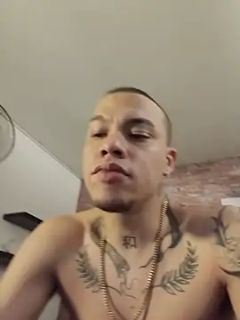 AlphaMasterXxx – Naživo XXX chat