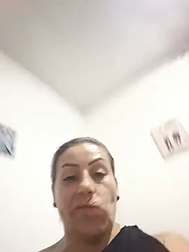 maynor_1998's Live XXX Chat