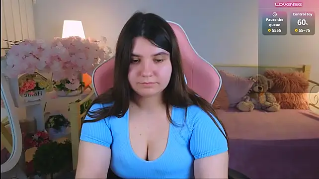 Chatroom XXX en direct de Viola__Shy
