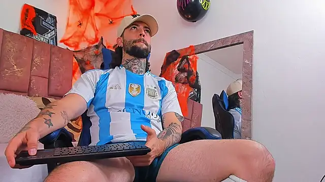 ALPHA_MASTER1 élő XXX-chatje