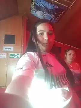 HOUSE_OF_PAIN live XXX chat