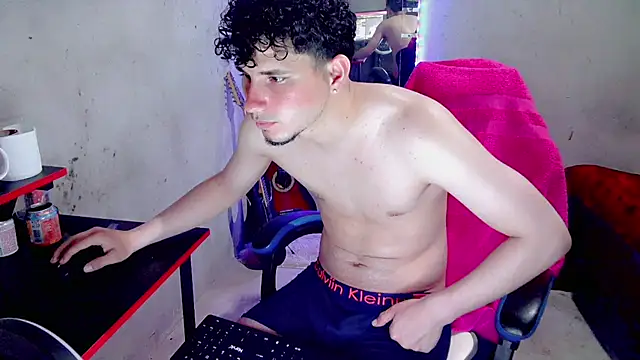 Atom_Hot Chat XXX live