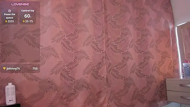 Hadid_honey – Kamerová šou
