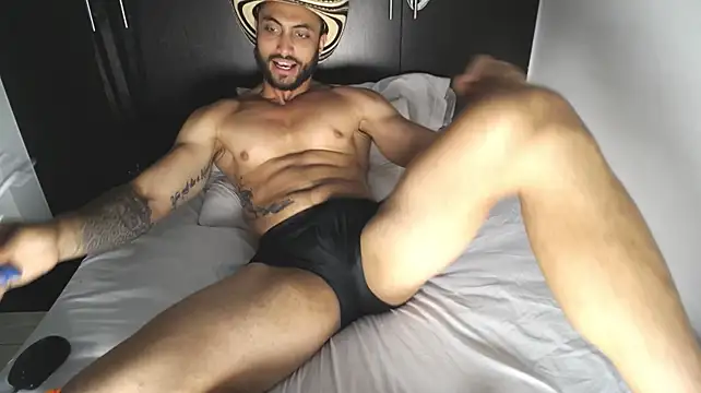 ClayBrown's Live XXX Chat