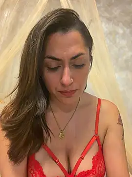 دردشة YourQueen18 الجنسية المباشرة