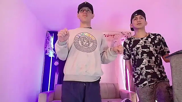 Marcus_and_Tony's Live XXX Chat