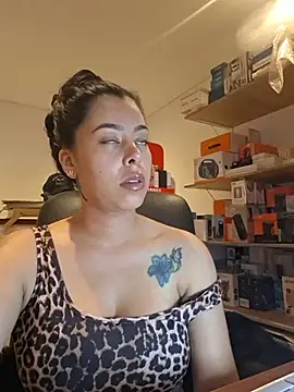 Luianna live XXX chat