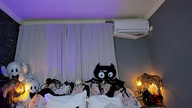 Živý XXX chat AmedeeaBanks