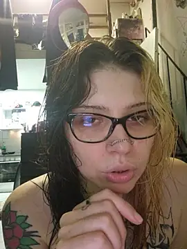 whatevaandissues' Live XXX Chat