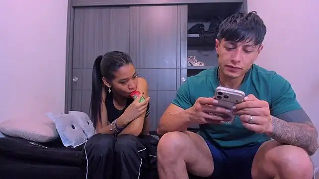 Chat +18 de sara_marin18 ao vivo