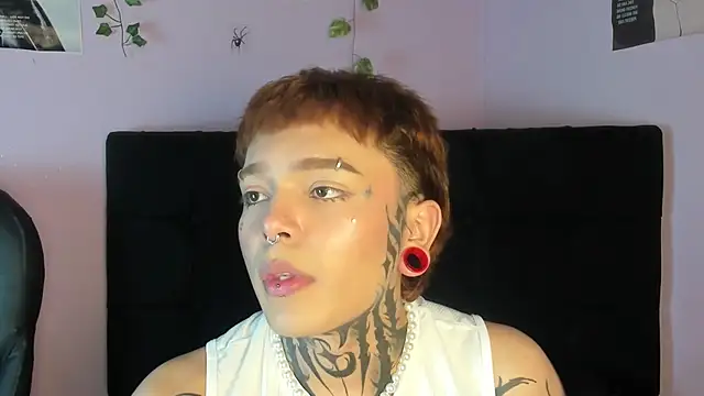 Cliffortt élő XXX-chatje