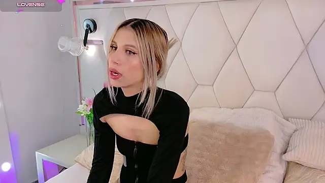 צ'אט XXX בשידור חי של AriaSaint