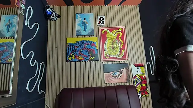 Chat +18 de MiaCours ao vivo