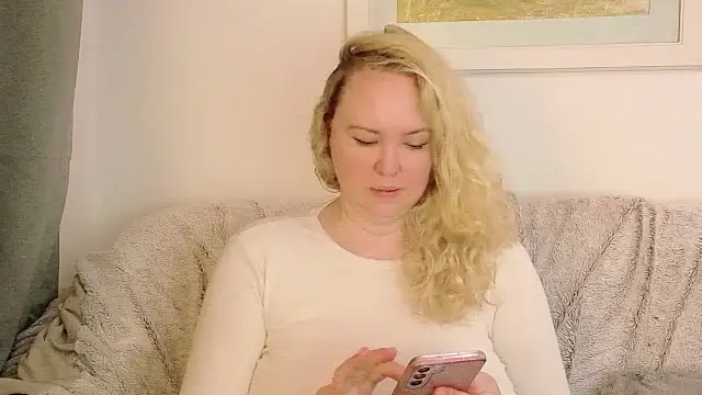 Sarah4you লাইভ XXX চ্যাট