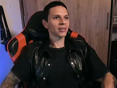 XXX chat uživo modela Masterdave7