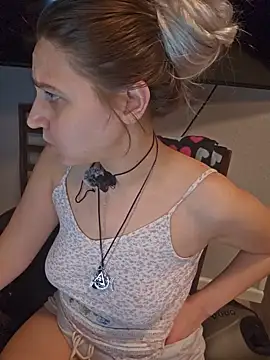 ScarletsWeb élő XXX-chatje