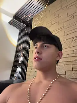 แชท XXX สดของ Lander_Cruz