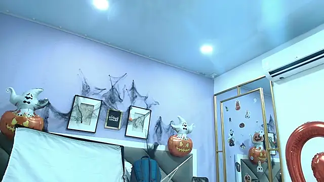 Chat +18 de Ivy_555 ao vivo