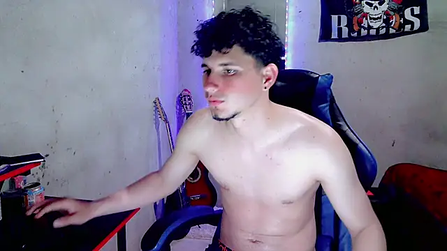 Chat XXX en directo de Atom_Hot