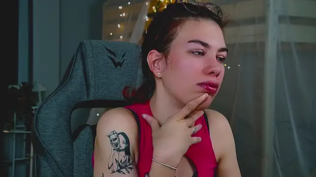 SeraphineDuskryn Chat XXX in diretta