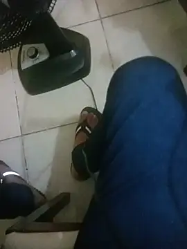 XXX chat uživo modela 2boyrj