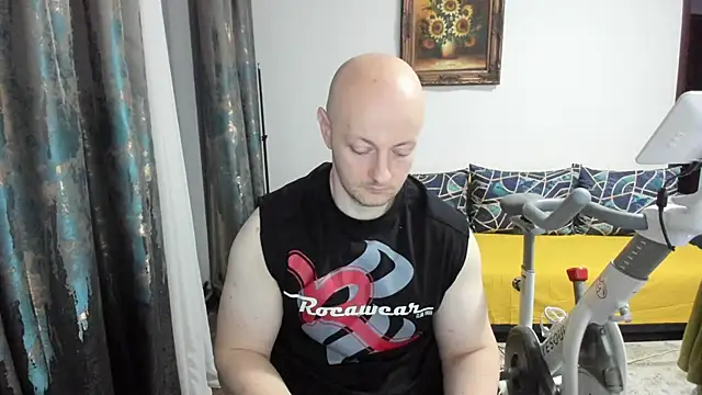 צ'אט XXX בשידור חי של xxxWildxThoughtsxxx