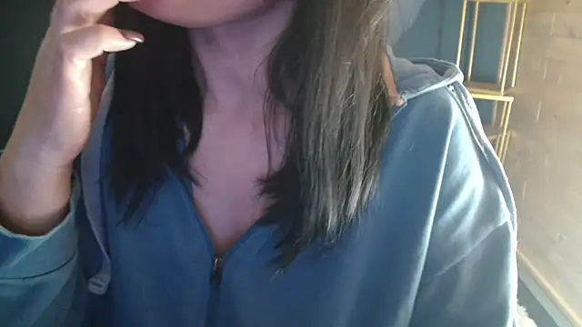 NicoleLove_ élő XXX-chatje