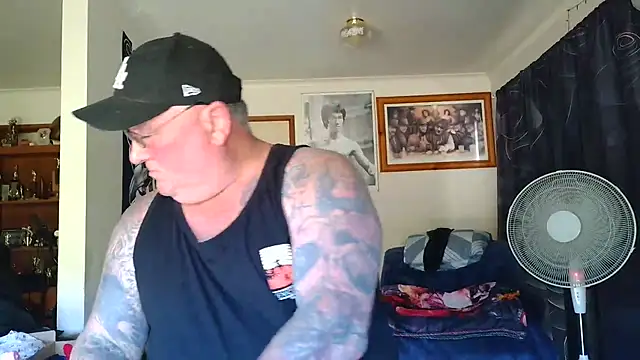 KINKYBLUEYES69 Webcam Show