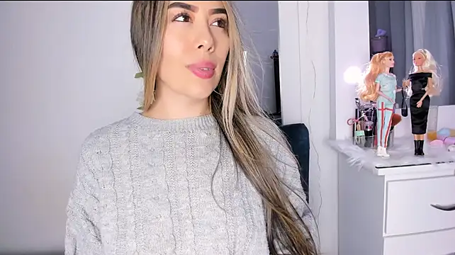Ariana-Cobos Live XXX-chat