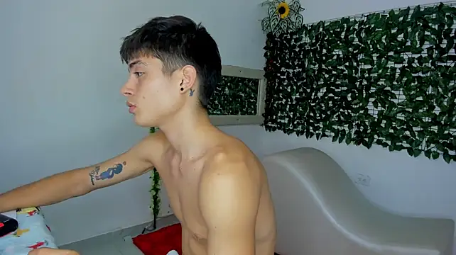 The_beby_guy live XXX chat