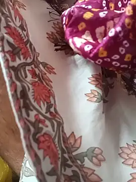 lovely_bhabhi_ XXX чат на живо