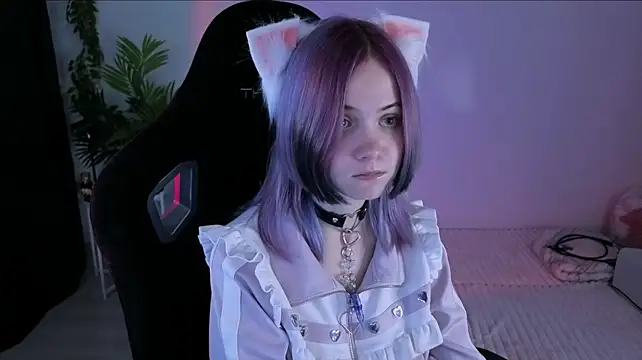 Hikkacat XXX чат на живо