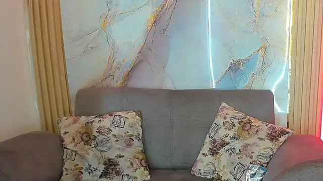Carolinaa_pm's Live XXX Chat