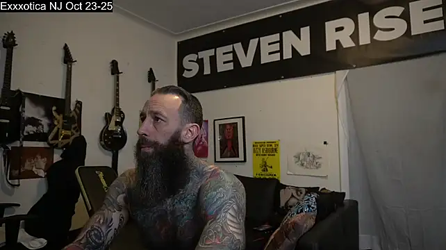 XXX chat uživo modela StevenRiseNYC