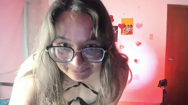 Lilith_cute_: απευθείας συνομιλία ΧΧΧ
