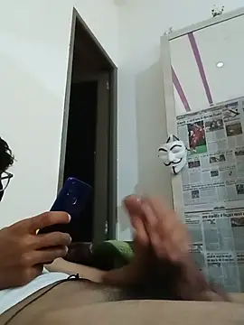 Hornyboy337: διαδικτυακό σόου στην κάμερα