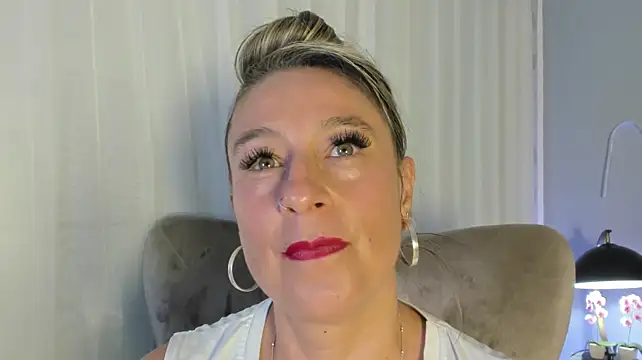 Liannaa_ Live XXX-Chat