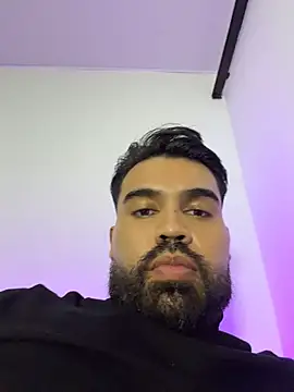 Онлайн чат XXX LucaLaurent