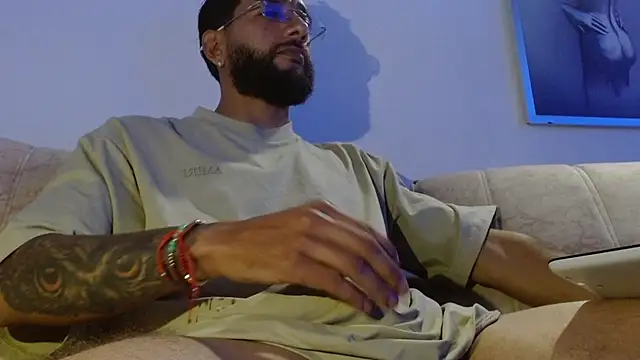 Czat XXX na żywo – LukasScott_