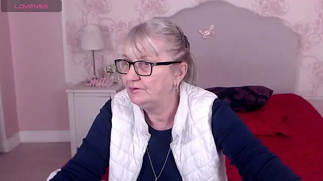 LadyAlana Chat XXX live
