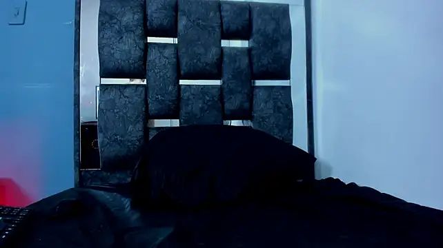 xteven_master19 Adlı Modelin Canlı XXX Sohbeti