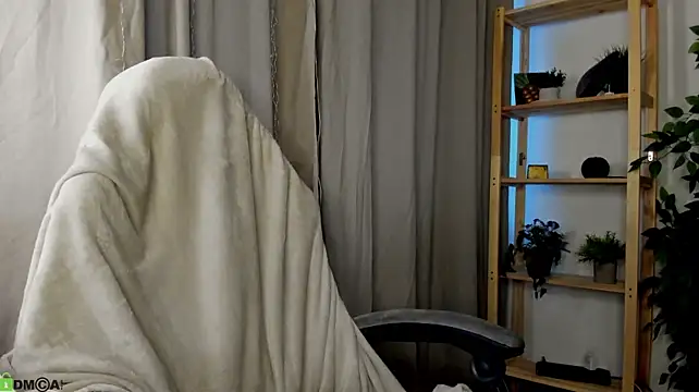 Chat +18 de Nicole_Charm ao vivo